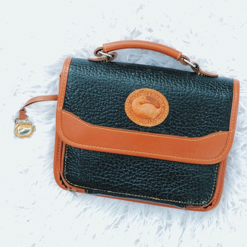 Dooney & Burke pebbled leather vintage purse duck